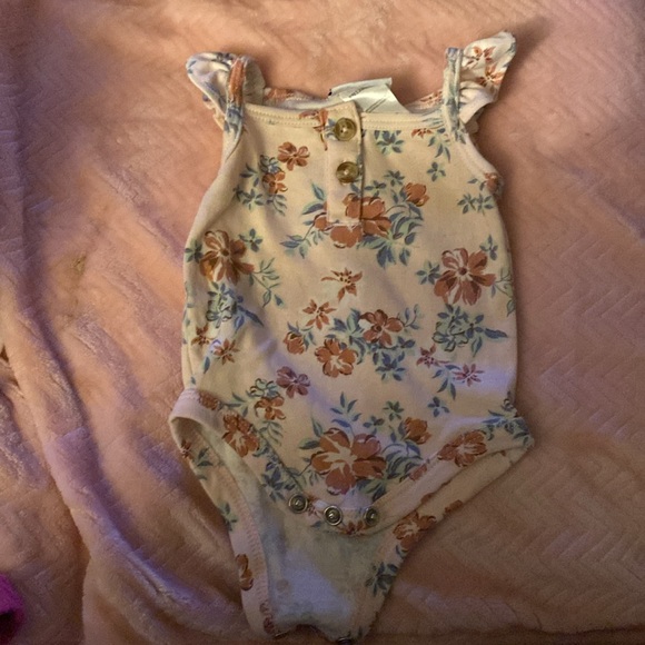 baby tank tops size nb and 0-3 months - Picture 8 of 9